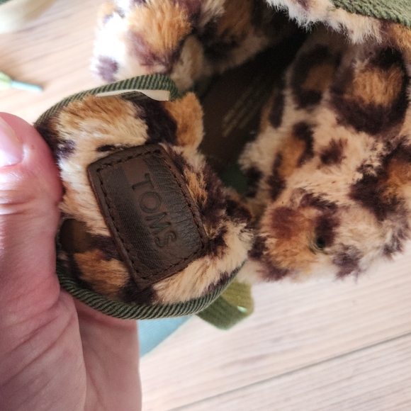 Toms Shoes, size 8M - Picture 6 of 6